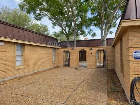 5210 Palm Valley Dr S, Palm Valley, TX 78552