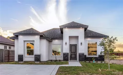 1335 Middle St, Alamo, TX 78516