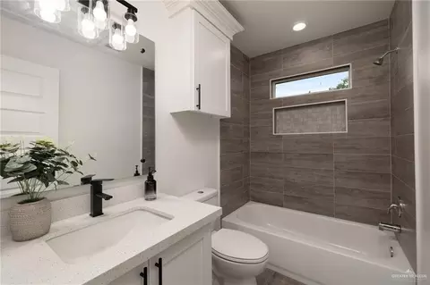 Bath - 1005 W Dove Ave, Pharr, TX 78577 photo 2 of 2
