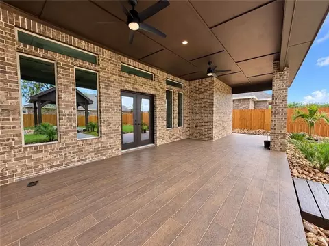 Exterior - 708 E Redwood St, Pharr, TX 78577 photo 3 of 6