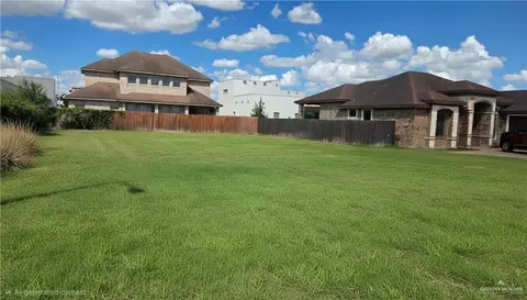 502 Violet Bugambilia Ave, Pharr, TX 78577