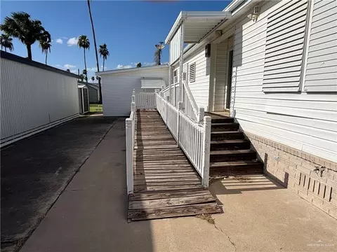 721 Allison St, Pharr, TX 78577 photo 4