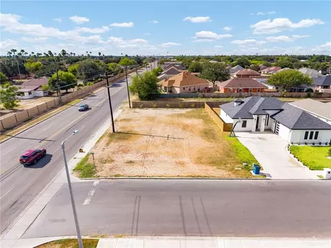 501 Hunter Dr, Alamo, TX 78516