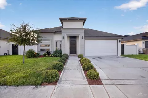 1013 N Trinity St, Edinburg, TX 78542