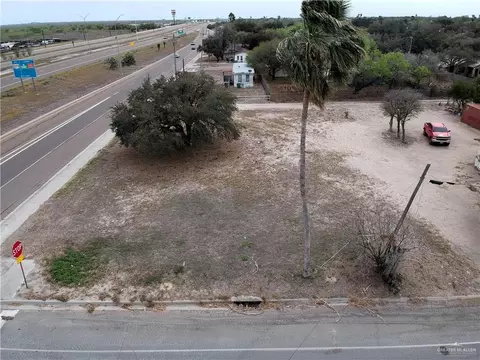 318 E Noble St, Falfurrias, TX 78355