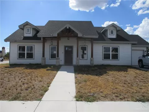 800 Falcon Dr, Rio Grande City, TX 78582