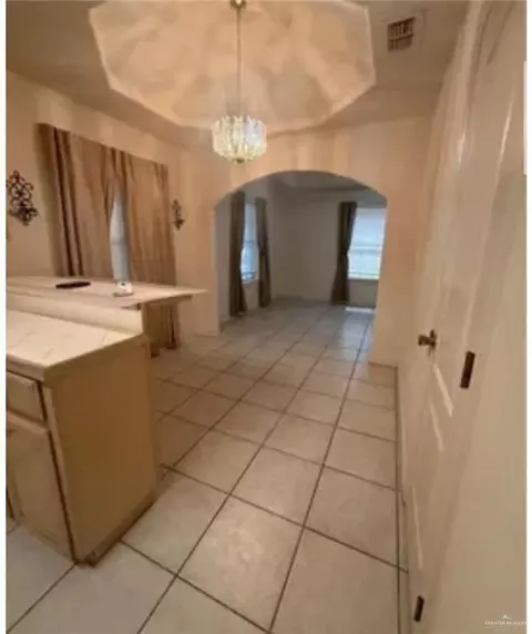 Entry Way - 701 Cancun Dr, Pharr, TX 78577 photo 4 of 4