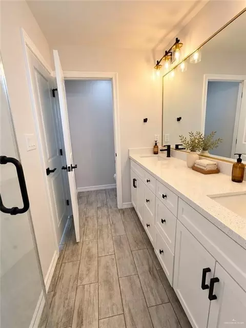 Bath - 217 Risueno Ave, Donna, TX 78537 photo 4 of 5