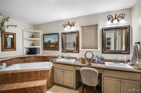 Bath - 1911 Lion Lake Dr, Progreso Lakes, TX 78596 photo 1 of 5