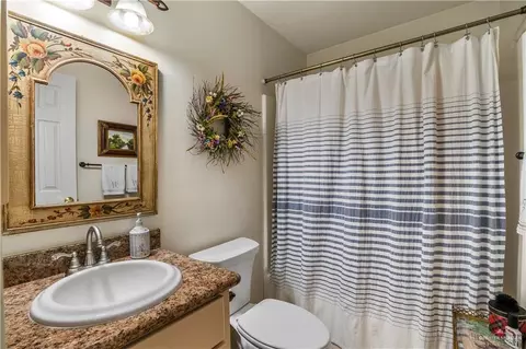 Bath - 1911 Lion Lake Dr, Progreso Lakes, TX 78596 photo 3 of 5