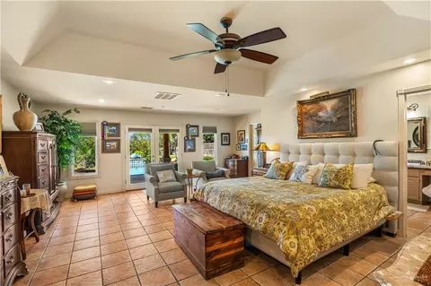 Bedroom - 1911 Lion Lake Dr, Progreso Lakes, TX 78596 photo 1 of 5