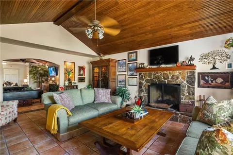 Living - 1911 Lion Lake Dr, Progreso Lakes, TX 78596 photo 4 of 5