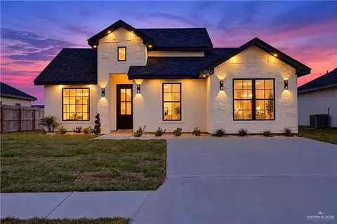 3562 Las Brisas St, Edinburg, TX 78542