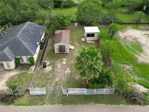 1526 N Alamo St, Alton, TX 78573