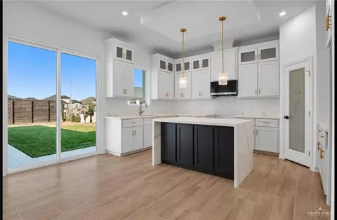 Kitchen - 2805 E Sabinal Ave, Hidalgo, TX 78557 photo 1 of 3