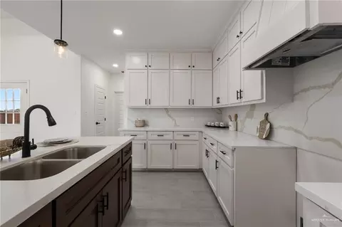 Kitchen - 445 Sandy Rd, Donna, TX 78537 photo 3 of 3