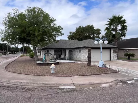 925 Katrin Dr, Alamo, TX 78516
