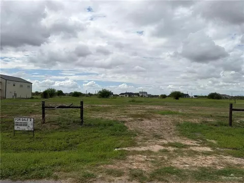 306 S Esperanza St, Progreso, TX 78596 photo 2