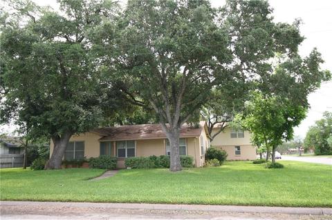 421 S Encinal St, Mathis, TX 78368 photo 2