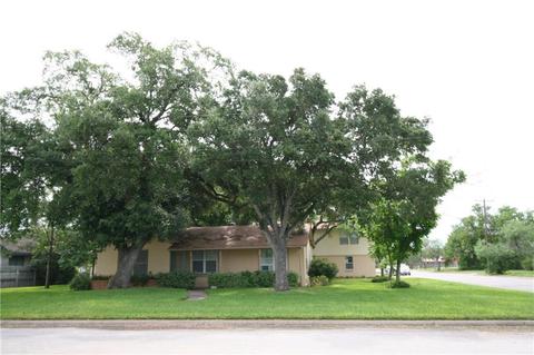 421 S Encinal St, Mathis, TX 78368 photo 1