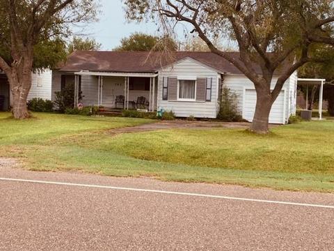 702 E 4th St, Bishop, TX 78343 photo 1