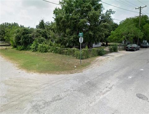 420 E Wilson St, Mathis, TX 78368 photo 1