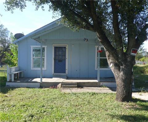 1004 Nevada St, Mathis, TX 78368 photo 1