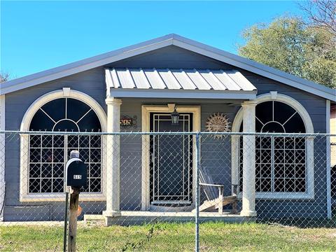 515 N Bee St, Mathis, TX 78368 photo 1