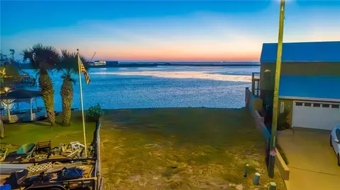 13505 Royal Fifth Ct, Corpus Christi, TX 78418