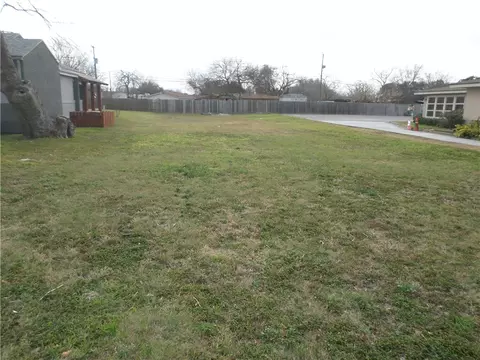 713 Everhart, Corpus Christi, TX 78411