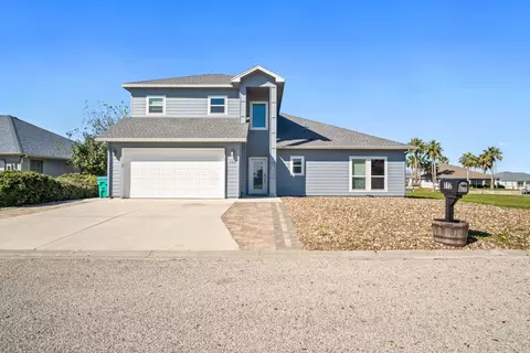 112 Dolphin Ct, Aransas Pass, TX 78336