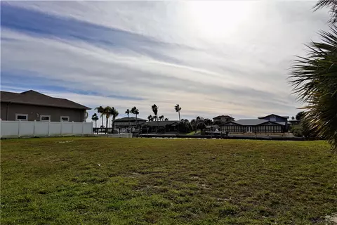 343 Bayside Dr, Port Aransas, TX 78373