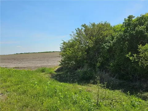 2106 Third St, Bayside, TX 78340 photo 3