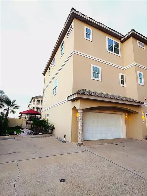 14910 Leeward Dr #305, Corpus Christi, TX 78418