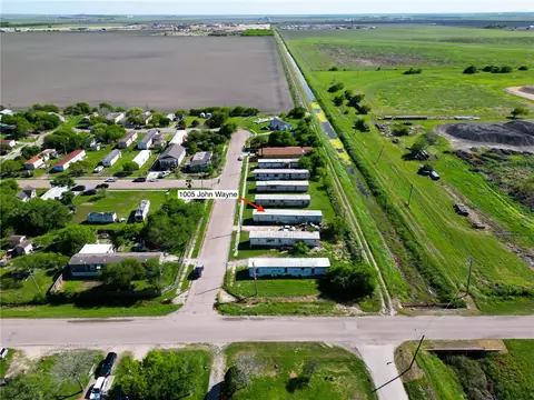 1005 John Wayne Dr, Robstown, TX 78380