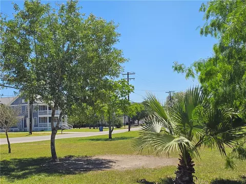 902 Power St, Refugio, TX 78377 photo 1