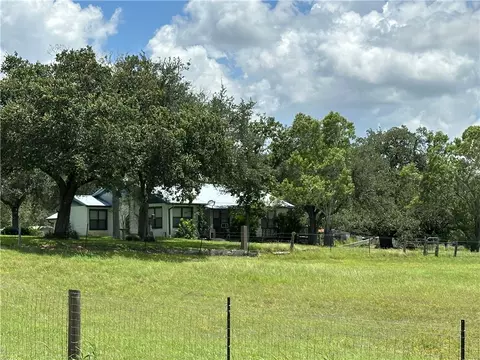 725 Post Oak, Goliad, TX 77963