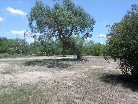 102 Lake Terrace Dr, Lake City, TX 78368