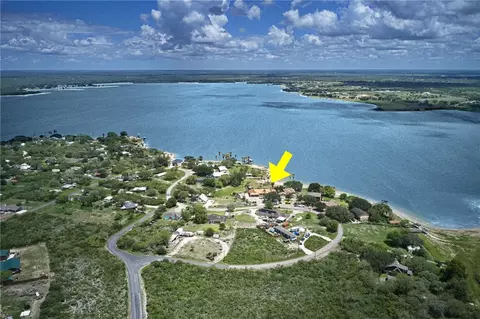 105 Knoll Trl, Sandia, TX 78383