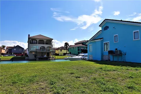 717 Imperial Hbr, Corpus Christi, TX 78402