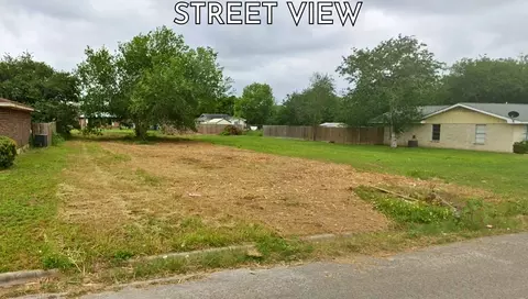 703 W Jones St, Beeville, TX 78102 photo 1