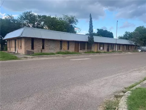 101 E Rockport St, Mathis, TX 78368 photo 1