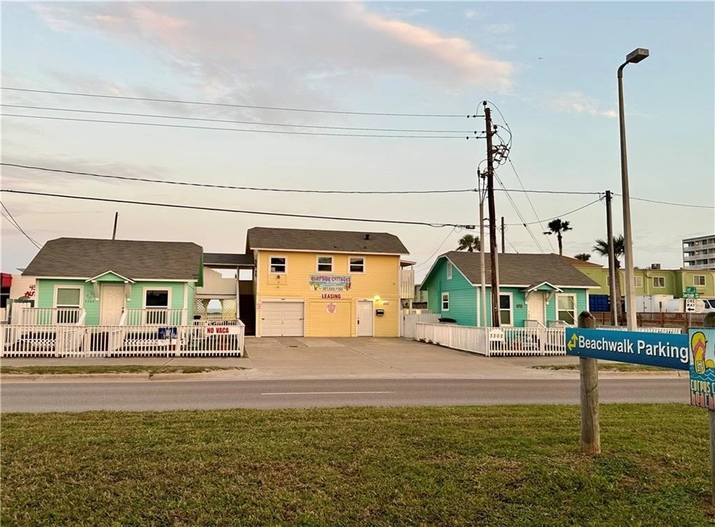 3302 Surfside Blvd  