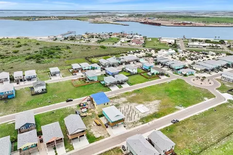 215 Port Mansfield St, Port Aransas, TX 78373