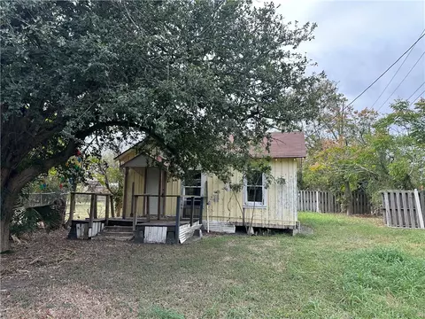 308 Mcguill, Refugio, TX 78377