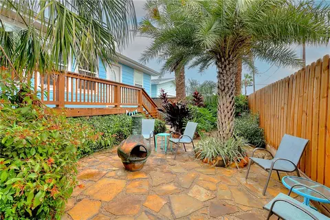 424 W Avenue E St #2, Port Aransas, TX 78373