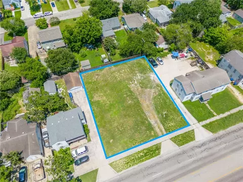 2816 S Alameda St, Corpus Christi, TX 78404