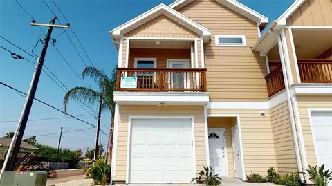 1813 S 11th St #101, Port Aransas, TX 78373