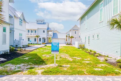 525 Sunrise Ave, Port Aransas, TX 78373