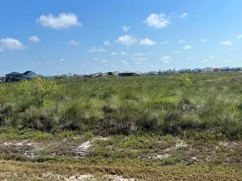663 664 Northwest Dr, Rockport, TX 78382